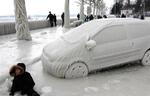  冷空气冰雪天气 车子如何应对紧急情况